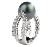 White Gold Ring with Grey Pearl and Diamonds